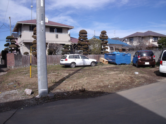 鴻巣市栄町の売地の前面道路含む現地写真