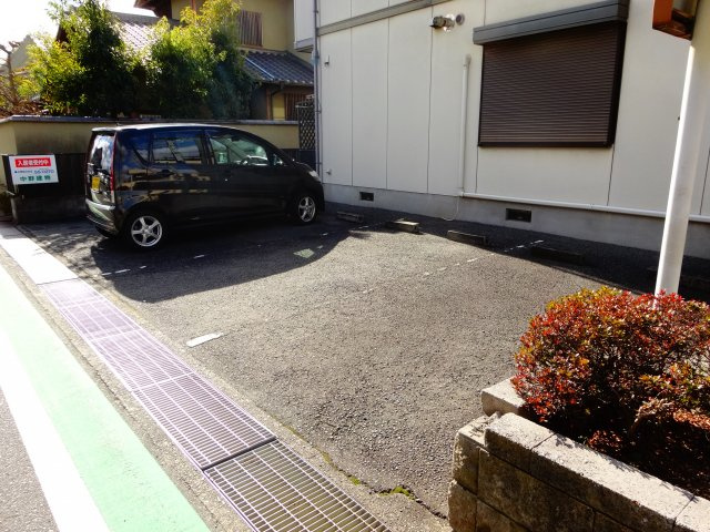 北浦第二ハイツの駐車場