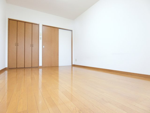 セカンドパレスの洋室