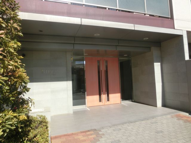 リュール川越のエントランス