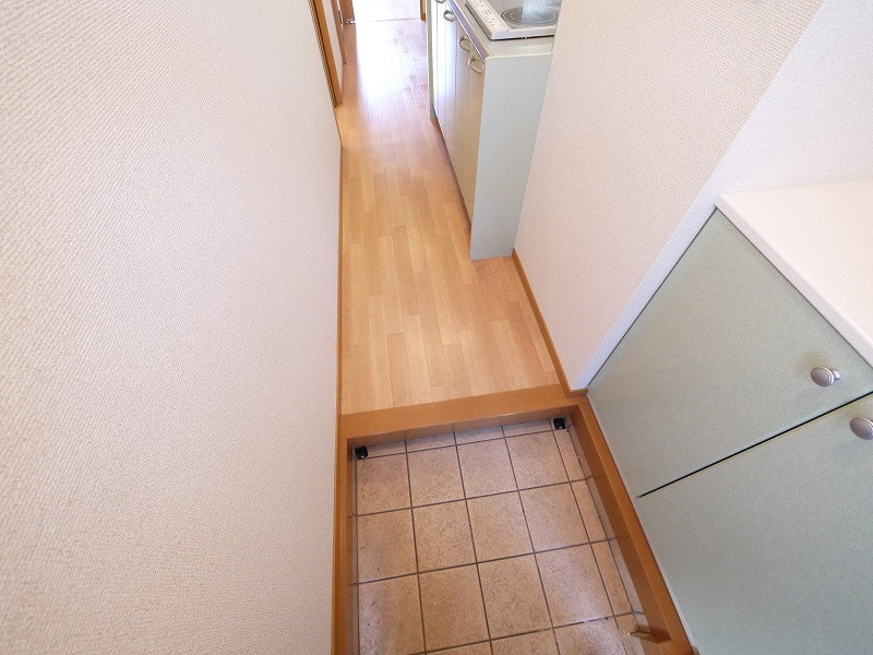 ルンルアン高畑の玄関|シンプルで使いやすい玄関です