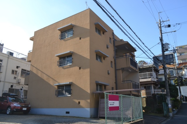 高塚コーポラスの外観