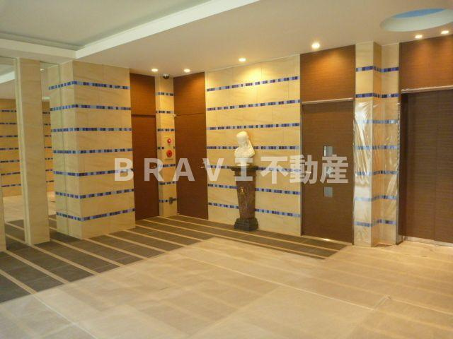 セイワパレス玉造駅前　BRAVI不動産のエントランス|【セイワパレス玉造駅前】落ち着いたエントランスです