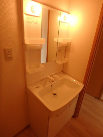 Maisonette柊の洗面所