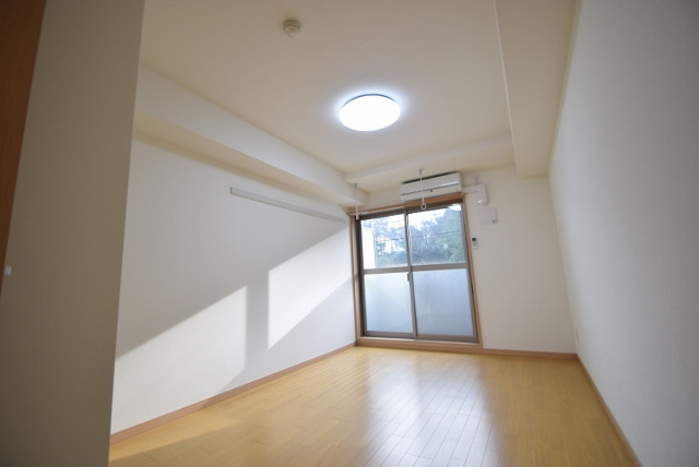 レオ四拾六番館の洋室|洋室