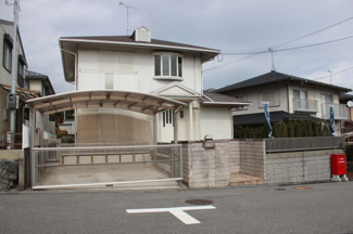 【外観】 | 建物外観、正面より