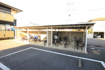 【その他共用部分】 | ハイカムール松代　F | 敷地内駐輪場♪