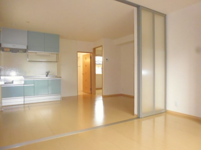 ラルジュ福岡屋　Ｂの居間・リビング|洋室
