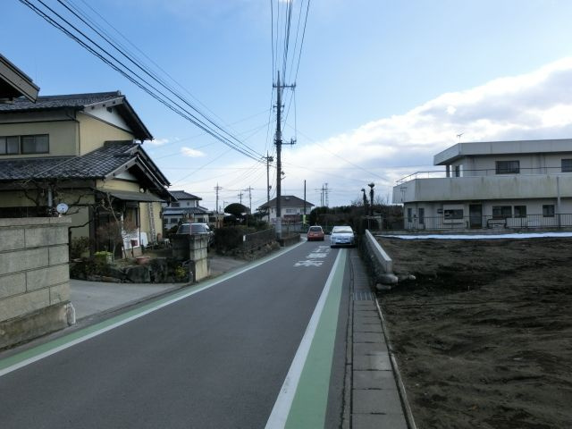 高崎市箕郷町生原売土地 112.45坪の前面道路含む現地写真