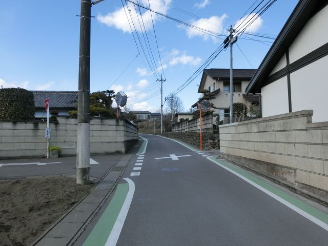 高崎市箕郷町生原売土地 112.45坪の前面道路含む現地写真