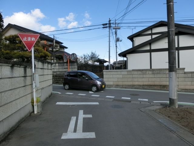 高崎市箕郷町生原売土地 112.45坪の前面道路含む現地写真