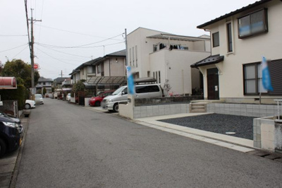【前面道路含む現地写真】 | 大津市清風町9-6　中古戸建て | 敷地から前面道路
