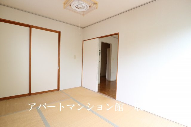 エステートピアグリーンヒルAの和室