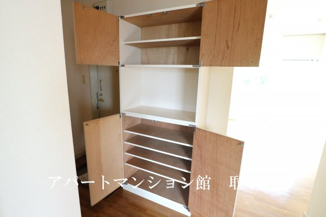 エステートピアグリーンヒルAの収納|下駄箱