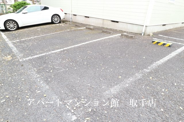 エステートピアグリーンヒルAの駐車場