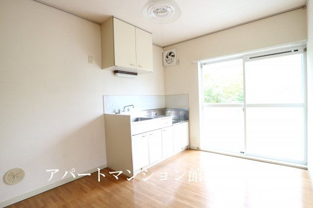 エステートピアグリーンヒルAの居間・リビング