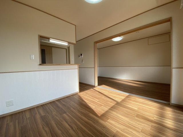 スタシオン神野の居間・リビング
