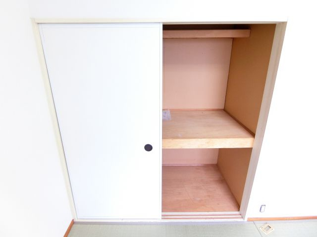 ガーデンハイツさやまの収納