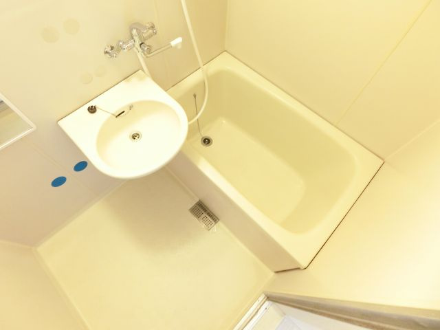 ガーデンハイツさやまの浴室