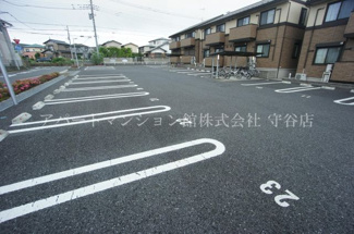 【駐車場】