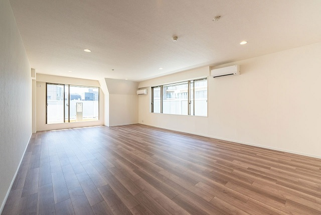 千代田区一番町の賃貸マンションの居間・リビング