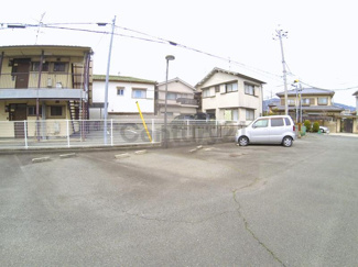 【駐車場】