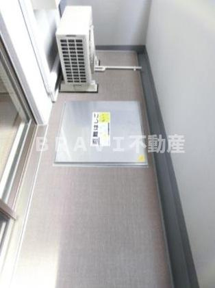プランドール大手前レジデンス　BRAVI不動産のバルコニー|【プランドール大手前レジデンス】南向きのバルコニーは洗濯物が良く乾きます♪