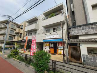 【外観】 | 金井ビル　鶯谷駅・入谷駅から徒歩８分！コンビニ近く！ワンフロア２世帯！角部屋の３面採光！２面バルコニー！設備充実！