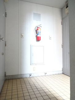 【その他共用部分】 | 金井ビル　鶯谷駅・入谷駅から徒歩８分！コンビニ近く！ワンフロア２世帯！角部屋の３面採光！２面バルコニー！設備充実！