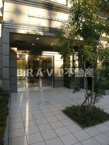 アーバンフラッツ上町　BRAVI不動産のエントランス|【アーバンフラッツ上町】こちらエントランスです