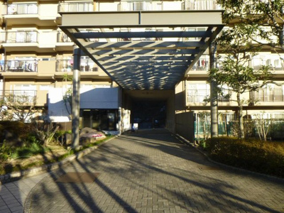 【エントランス】 | ハイテラス金沢文庫 | 京浜急行線・快速特急停車駅「金沢文庫」駅徒歩6分と好立地！