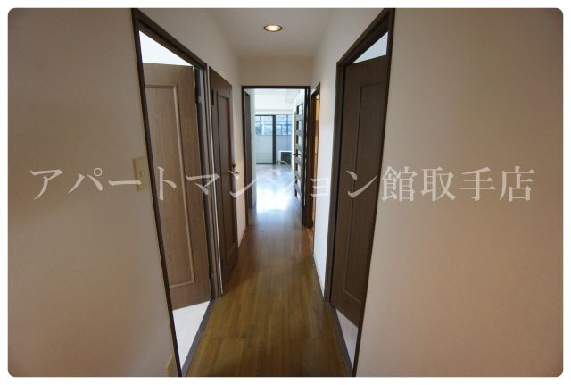 グランデール取手のエントランス