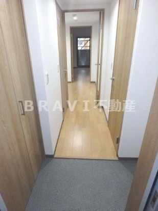 オーパスグラン谷町　BRAVI不動産の玄関|【オーパスグラン谷町】収納もある玄関です