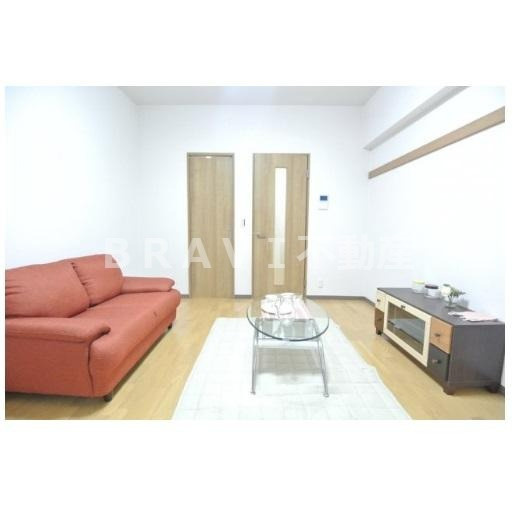 オーパスグラン谷町　BRAVI不動産の居間・リビング|【オーパスグラン谷町】居間です