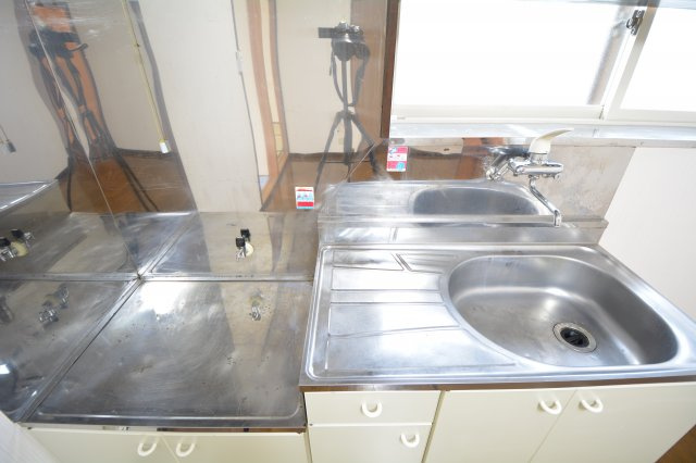 【キッチン】 | サンライフ石沢 | お料理しやすいキッチンです