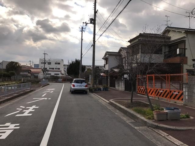 グラッド・タウン灰塚の前面道路含む現地写真
