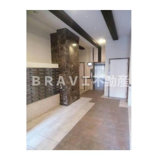 プライムアーバン玉造　BRAVI不動産のエントランス