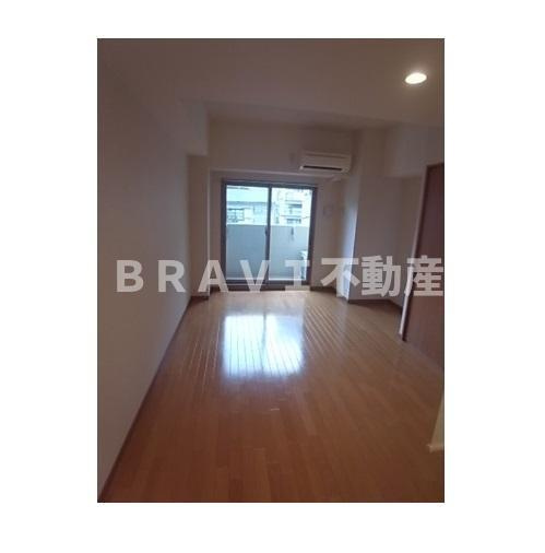 プライムアーバン玉造　BRAVI不動産の洋室