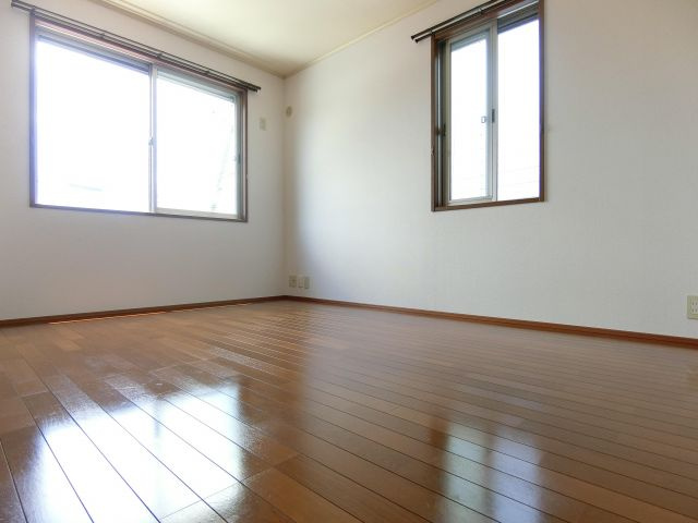 ソレイユの洋室