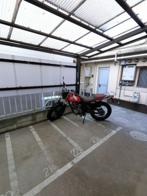 【その他共用部分】 | 田園調布三慶マンション | バイク置場