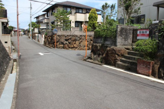 【前面道路含む現地写真】