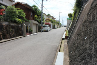 【前面道路含む現地写真】
