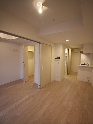 アーバネックス北堀江II　BRAVI不動産の居間・リビング|【アーバネックス北堀江Ⅱ】おしゃれな居間です