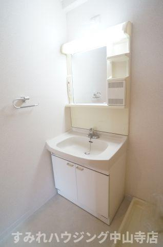 鈴彩館（リンサイカン）の洗面所