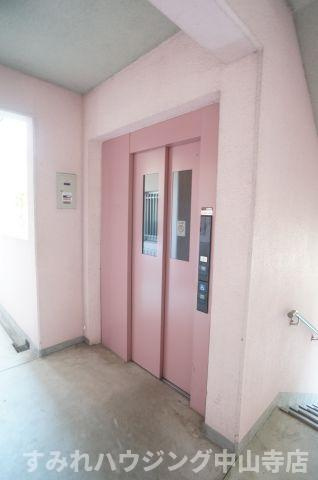 鈴彩館のその他共用部分|エレベーター付きです。