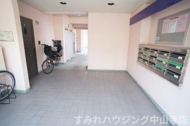 鈴彩館のエントランス