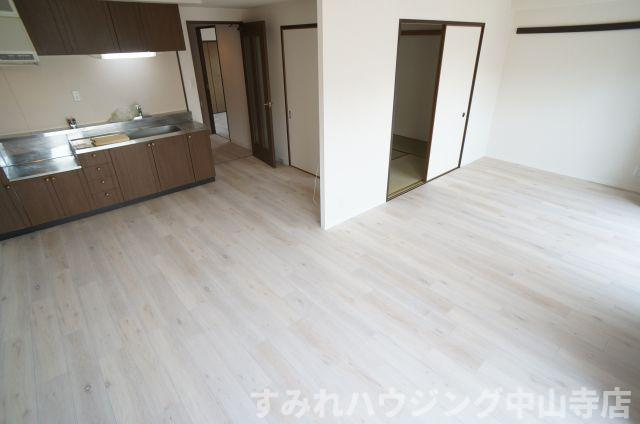 鈴彩館（リンサイカン）の居間・リビング