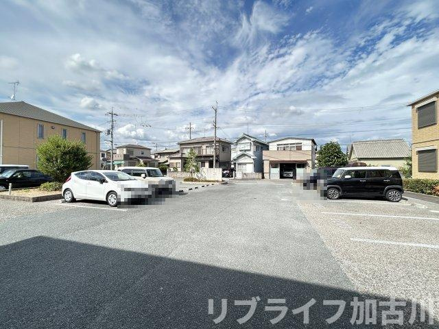 MASTCOURT加古川南Eの駐車場