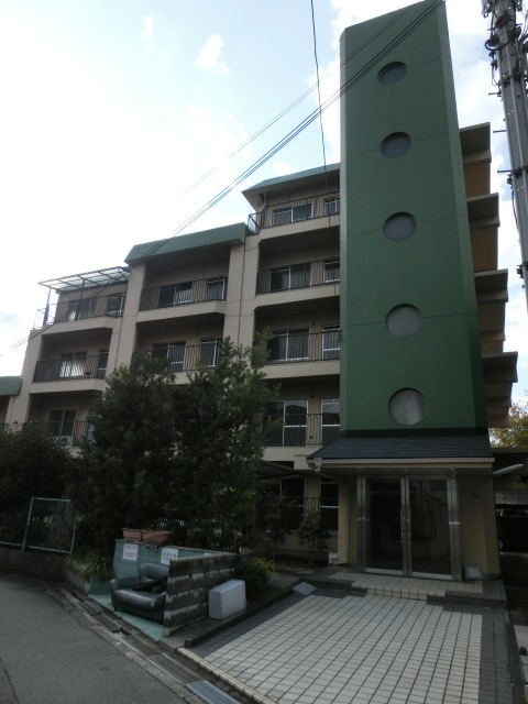 八代ハイツの外観