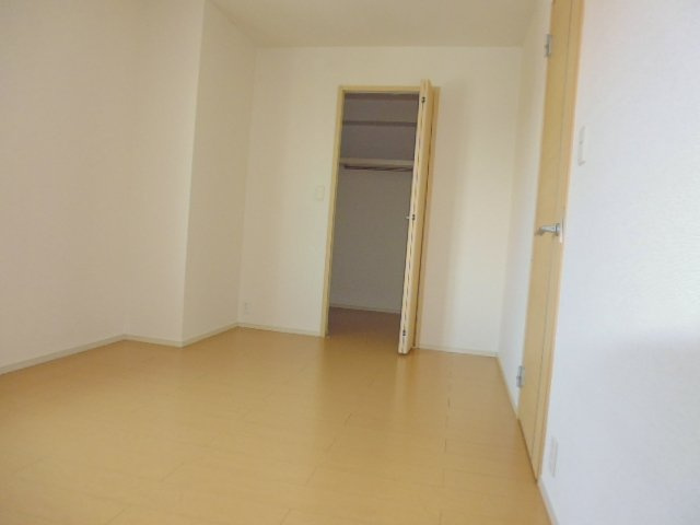 グレイスアベニューＡの洋室